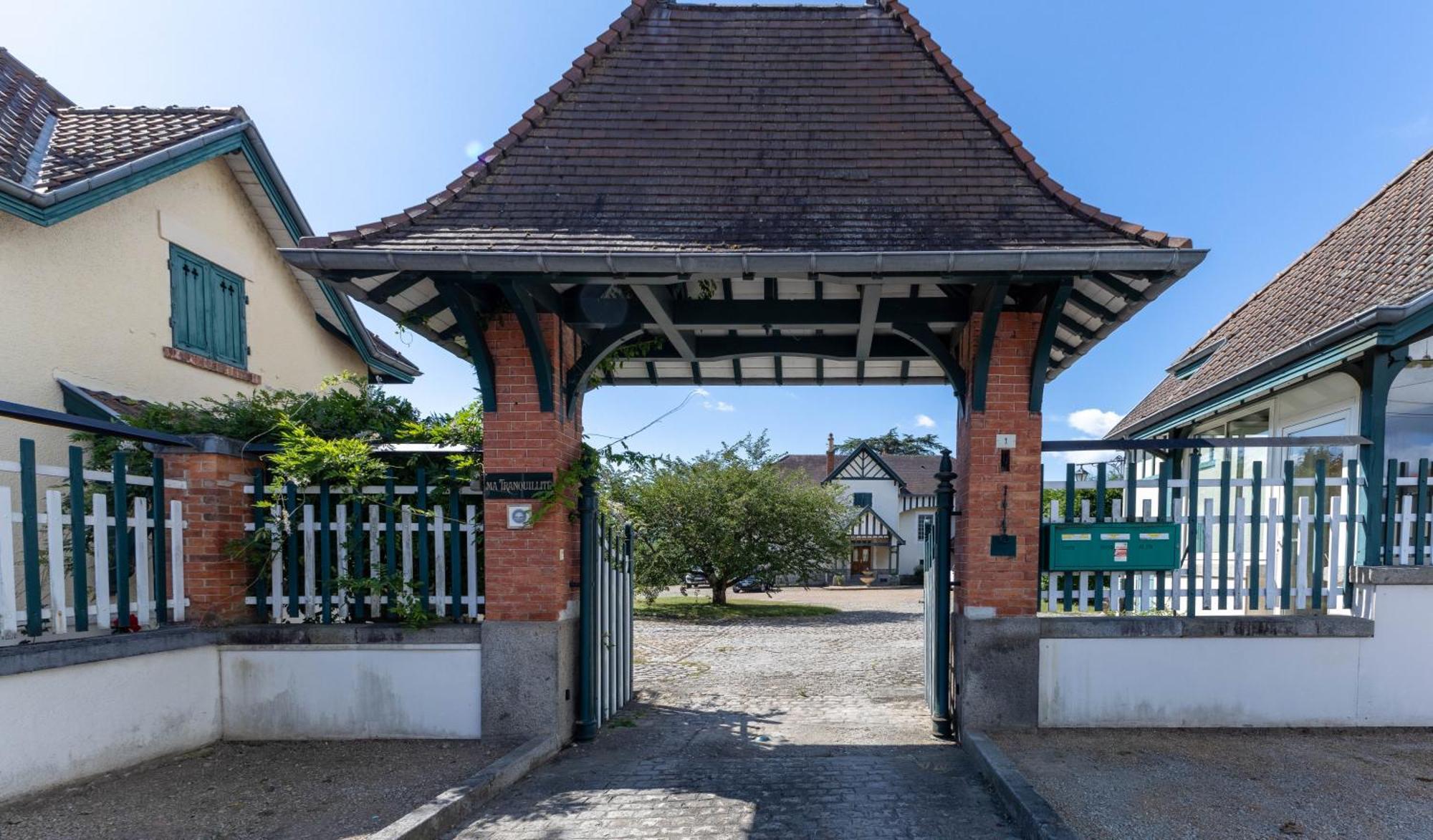 Ma Tranquillite Hotel Courpiere Kültér fotó